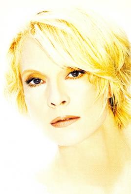 CARTE POSTALE SYLVIE VARTAN SENSIBLE NOUVEL ALBUM / FRANCE 1998